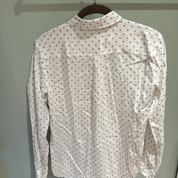 Uniqlo white button down top with purple geometric detail EUC - Picture 4 of 5